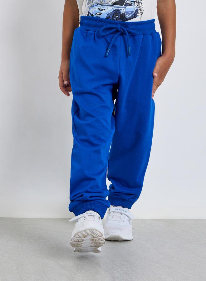 ستايلي مجموعة من جوغر وتيشيرت بطبعة جرافيك - Image 4