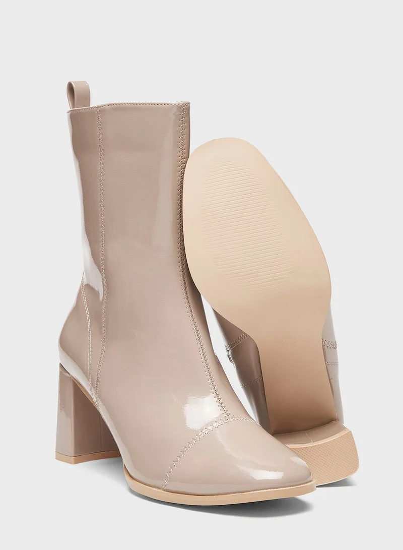 شو اكسبرس Pointed Toe Ankle Boots