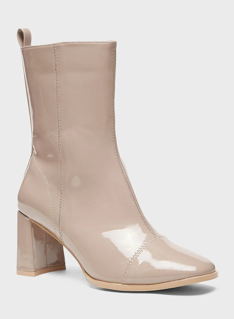 شو اكسبرس Pointed Toe Ankle Boots