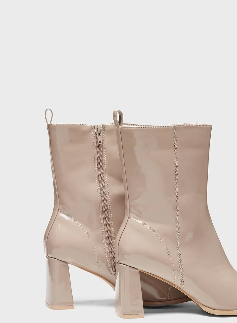شو اكسبرس Pointed Toe Ankle Boots