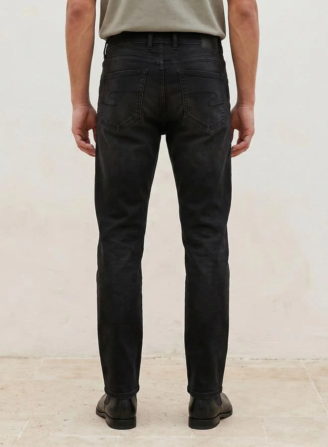 Lee Cooper BLACK Lee Cooper Slim Fit Mid-Rise Jeans for Men | Best Price UAE