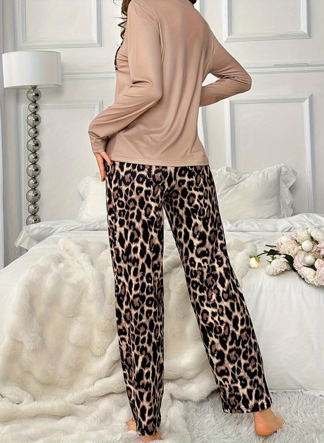 تايك تو طقم بيجاما من بنطال بطبعة ليوبارد وتيشيرت بتفاصيل جيب - Image 5