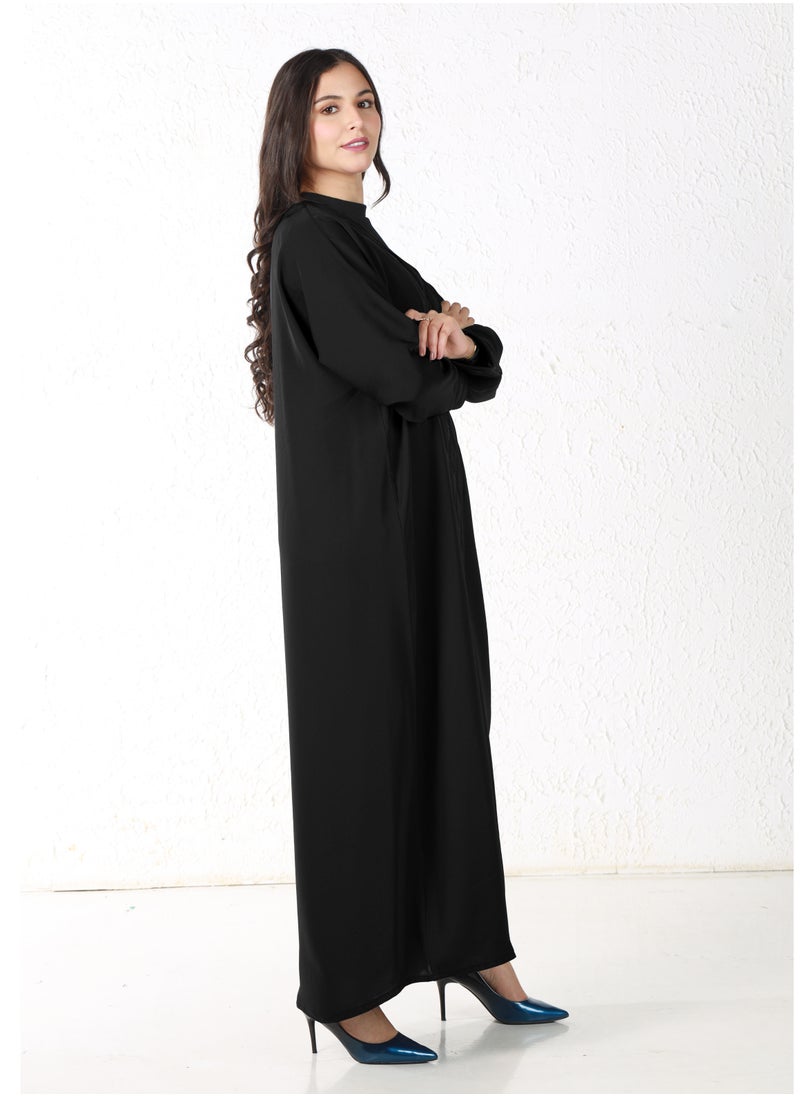 Black abaya with white threads on the sleeves and collar - pzsku/Z500BA5D077C2677B74B9Z/45/_/1709372091/663cc3f1-dde2-4267-9ee8-d6842a4bb6dd