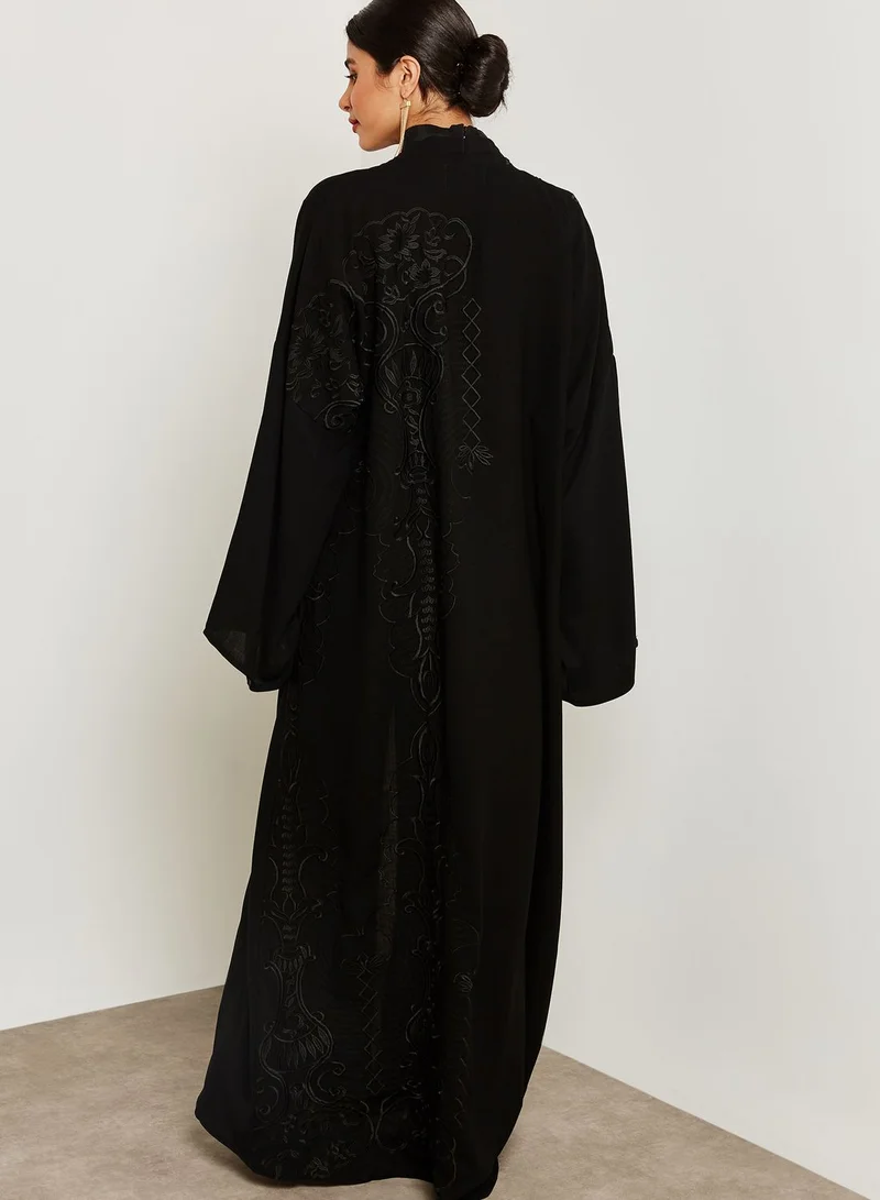 hayas closet One Side Embroidered Detail Abaya