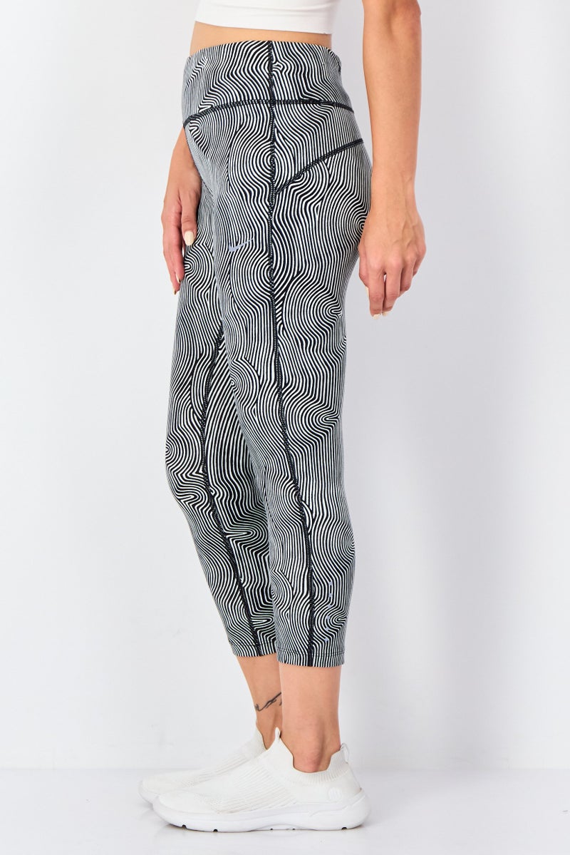 Nike Women Dri Fit Runnng Crop Legging, Multicolor - Image 3