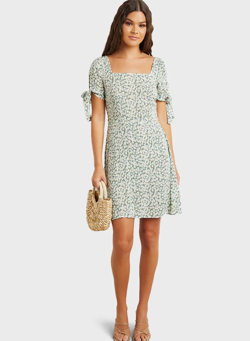 Styli Square Neck Printed Dress