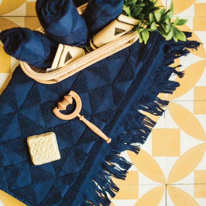 Ariika Granada Hand Towel navy (set of 4) 33 x 33 cm - Made out of 100% Giza 86 Egyptian cotton Soft, durable, and stylish. - Image 2