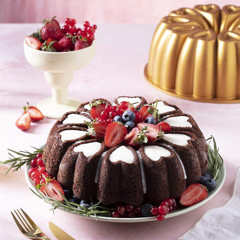 MIENCA Heart Shape Aluminum Cake Pan, Titanium Coating, Non-Stick, 12 Cups, Heavy Duty, Gifts for Mom, Molded Cake Pan, 10 Inch Baking Mold, Cast Aluminum Fluted Tube Pan, Easy to Clean (Gold) - Image 3