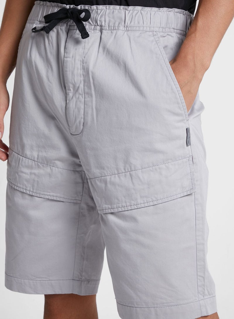 إيسو شورت بشعار الماركة - Image 4