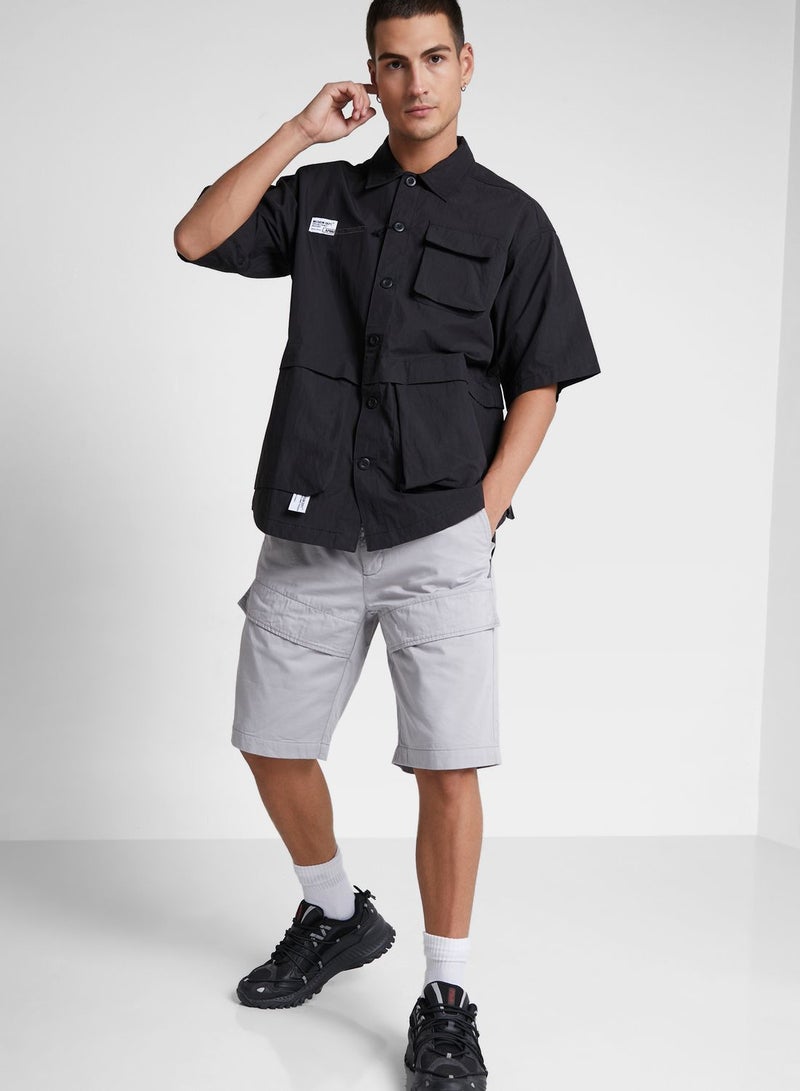 إيسو شورت بشعار الماركة - Image 2