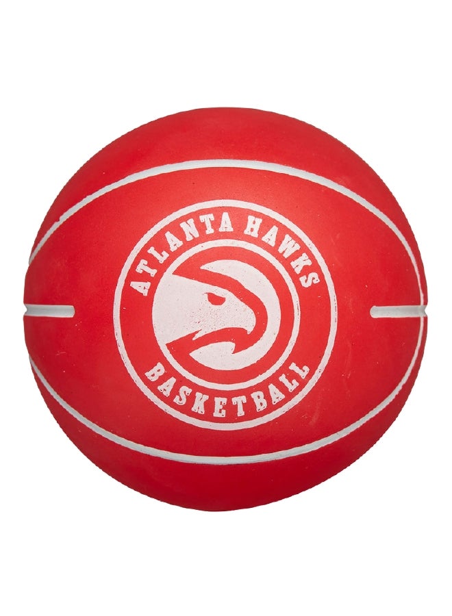 Wilson NBA Atlanta Hawks Super Mini Dribbler Basketball Red and White 6 x 6 x 6 cm WTB1100PDQATL - Image 1