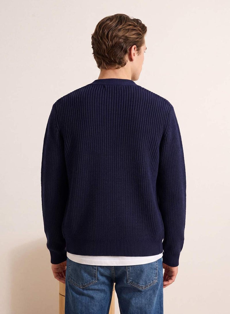 trendyol Navy Blue Regular V-Neck Zippered Plain Cardigan - Image 4
