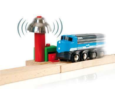 Brio Brio Magnetic Bell Signal, Green - Accessory for Toy Train Sets, Ages 3 and Up  - Image 4