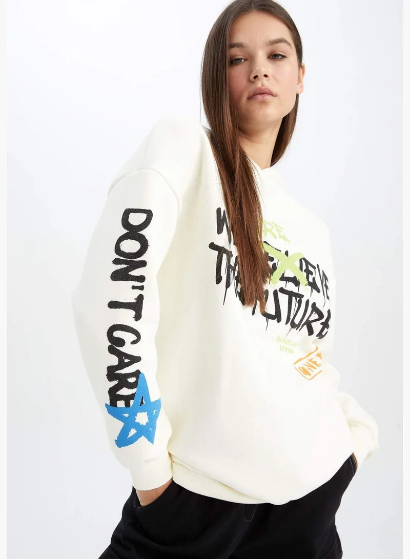 ديفاكتو Woman Oversize Fit Hooded Knitted Sweat Shirt
