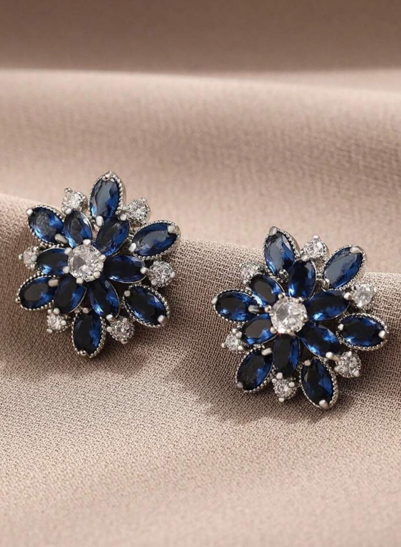 إيكوال حلق اذن نسائي بتصميم أنيق وعصري مرصع بالزركون عالي الجودة - Image 3