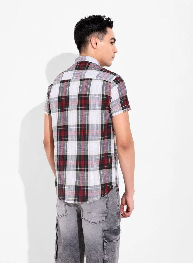 شركة المرآب الهندية Men Slim Fit Checked Cutaway Collar Half Sleeves Shirt