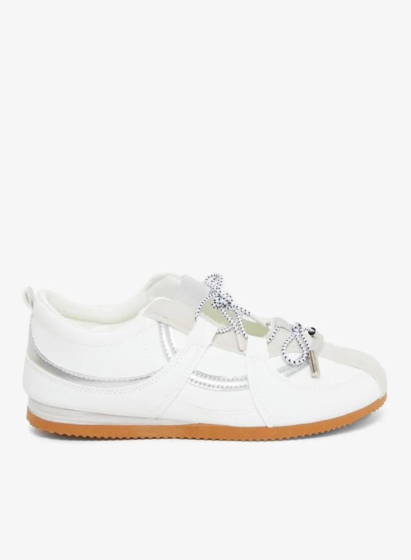 ستايلي اكتيف حذء سنيكرز بأربطة للإغلاق