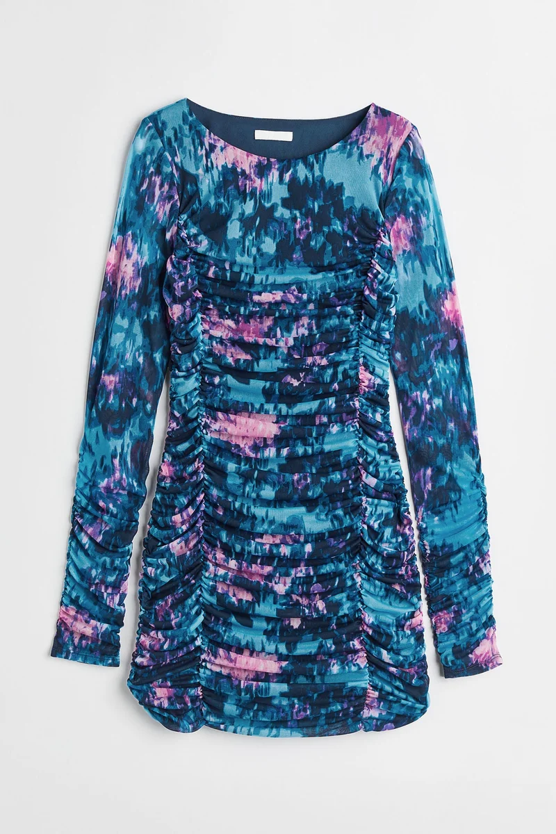 اتش اند ام فستان من نسيج شبكي بتصميم متجمع