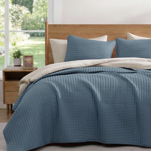 WRENSONGE King Size Quilt-3 Pieces Lightweight Bedspreads Oxford Blue King Quilt Bedding Set for All Seasons, Soft Summer Coverlet with 2 Pillow Shams Suitable for Bed, Couch, Quilt Blanket - Image 1
