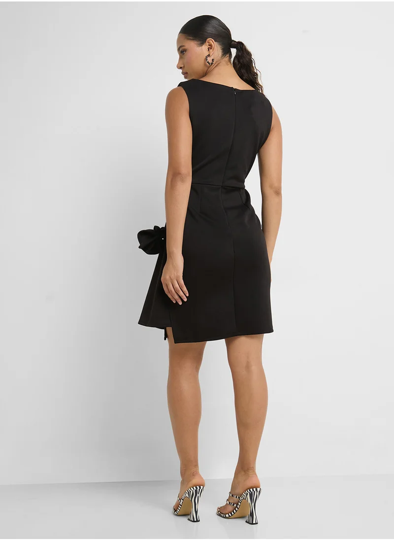 Ginger Shift Dress With Bow Detail