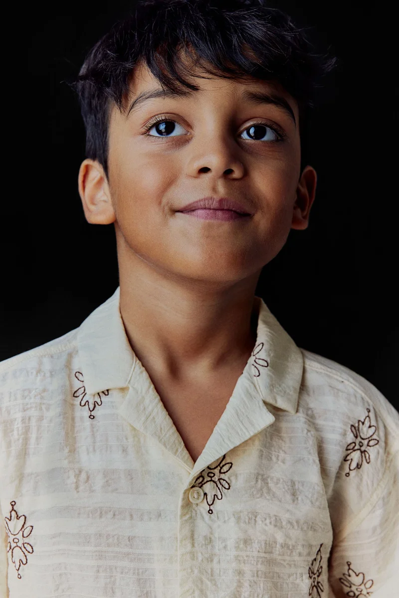 اتش اند ام قميص ريزورت مُبطن