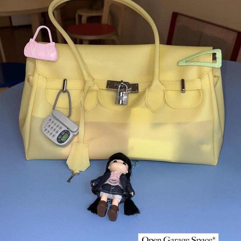 Korean Style PVC Jelly Tote Bag Medium Handbag for Women - Image 4