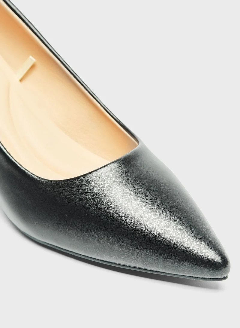 شو اكسبرس Pointed Toe Pumps