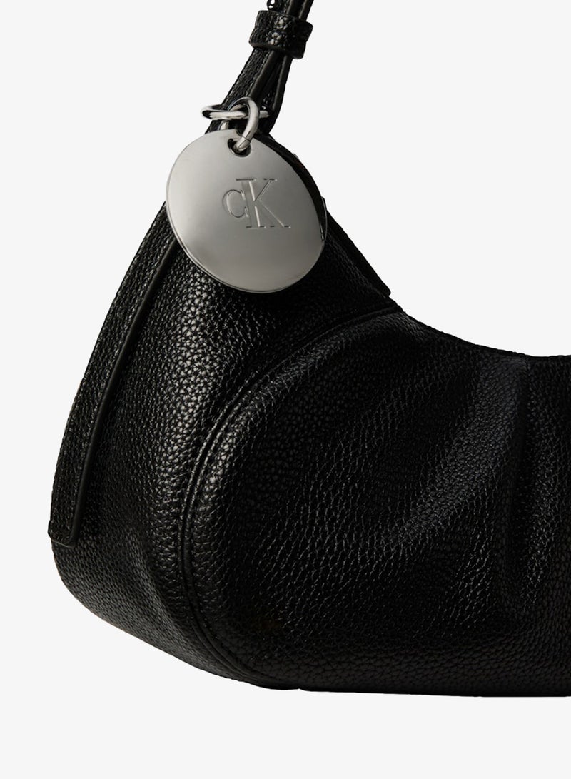 CALVIN KLEIN Plaque Charm Pebble Grain Crossbody Bag - Image 4