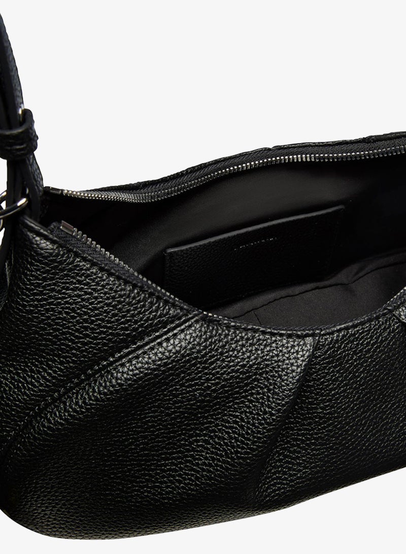 CALVIN KLEIN Plaque Charm Pebble Grain Crossbody Bag - Image 3