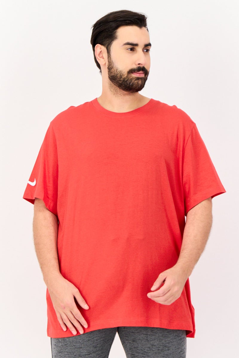 Nike تي شيرت رياضي للرجال بأكمام قصيرة مناسب في الهواء الطلق، أحمر - Image 1
