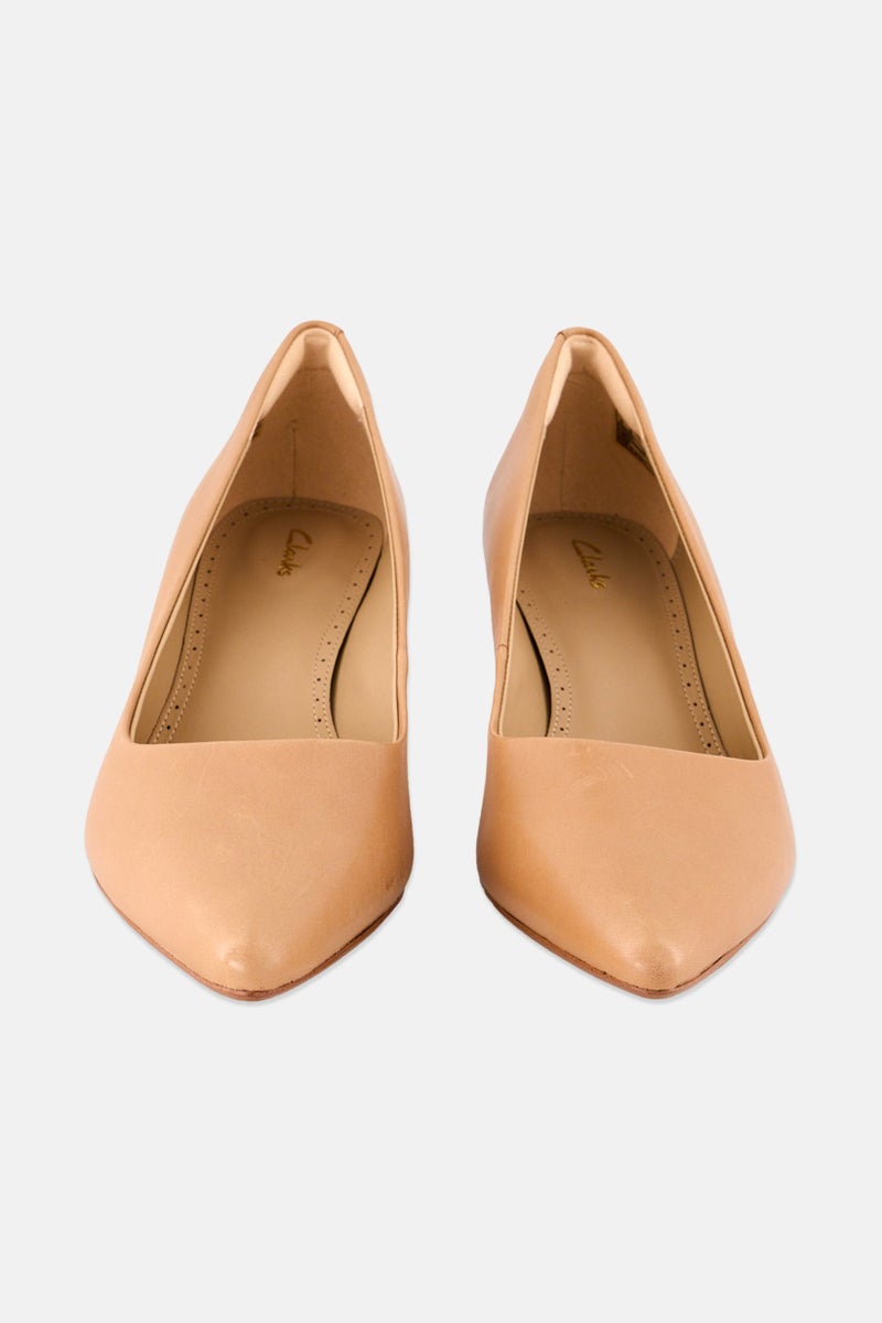 clarks Women Standard Fit Violet Rae Pumps, Tan  - Image 3