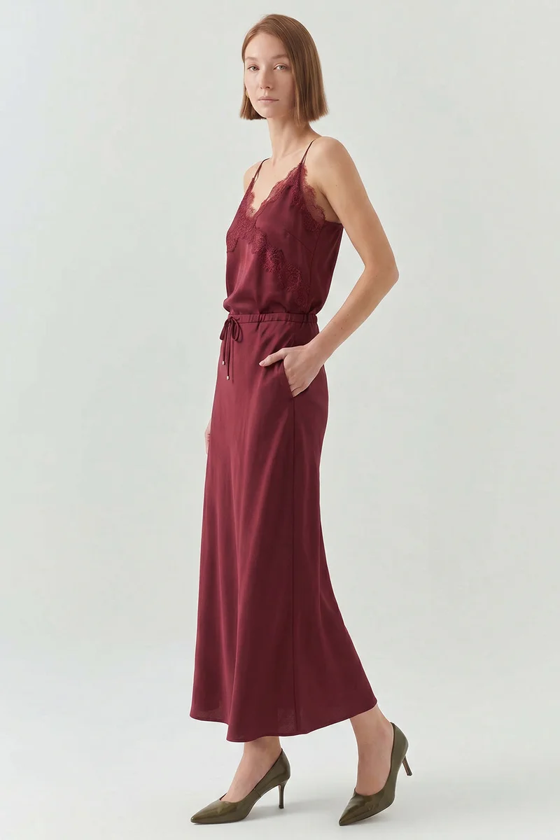Exquise Satin Finish Lace-Up Regular Weave Midi Cherry Red Skirt