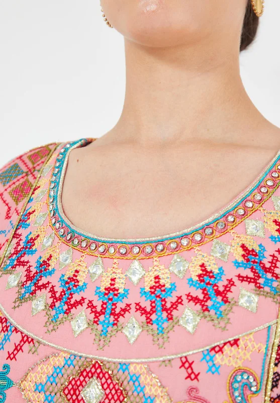 Thouq Scoop Neck Embroidered Jalabiya