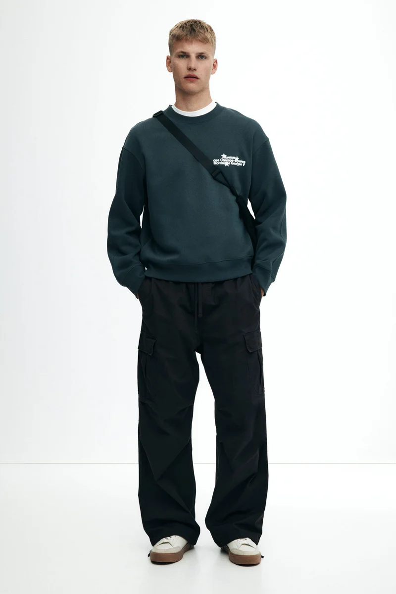 اتش اند ام بنطلون كارغو بقصة فضفاضة