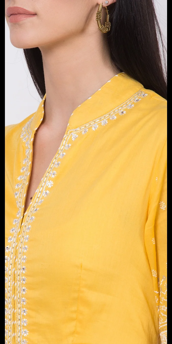 بيبا طقم بدلة كورتا شوريدار صفراء مستقيمة