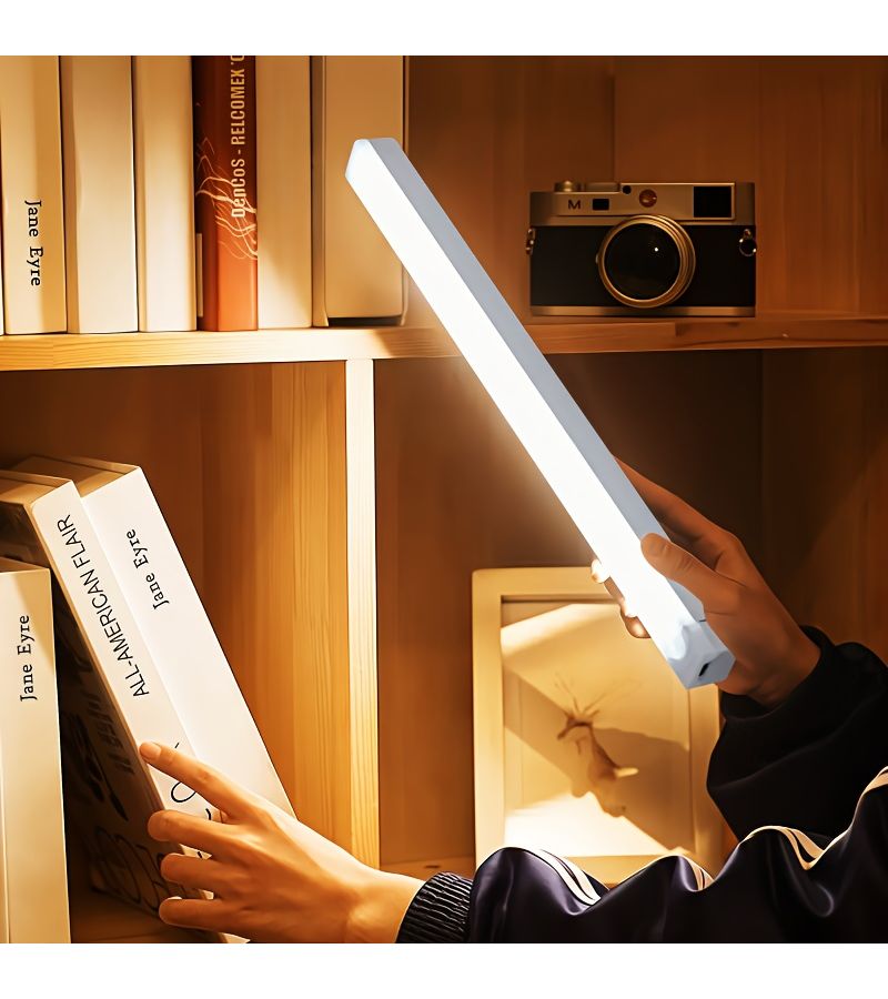 3 قطع من أضواء LED قابلة لإعادة الشحن مزودة بمستشعر حركة، طول 50 سم، ضوء بارد، مناسبة للخزائن والخزائن الحائطية والسلالم - Image 2