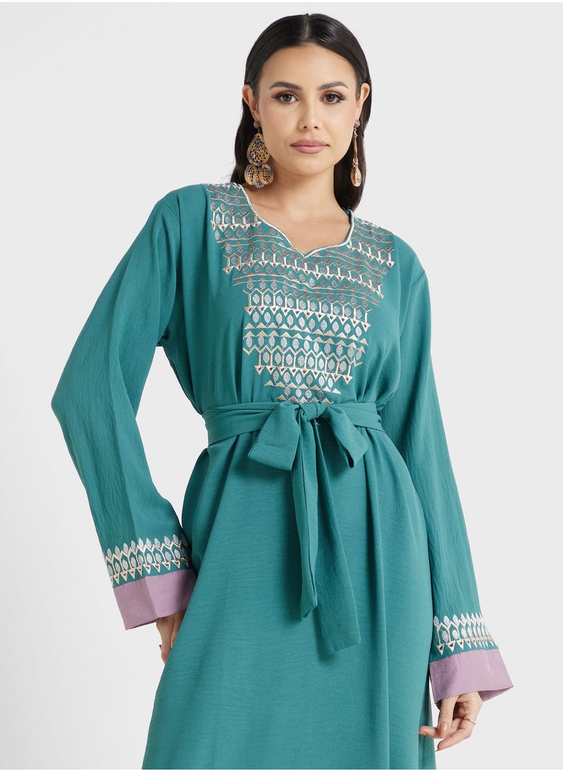 Embroidered Belted Jalabiya - pzsku/Z5052831394CA353C4145Z/45/_/1708690910/c7625966-2b51-437e-9354-627cd5df1a0a