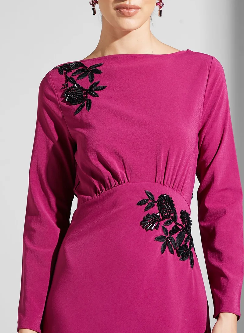 Hope & Ivy Tie Detail Embroidered Dress