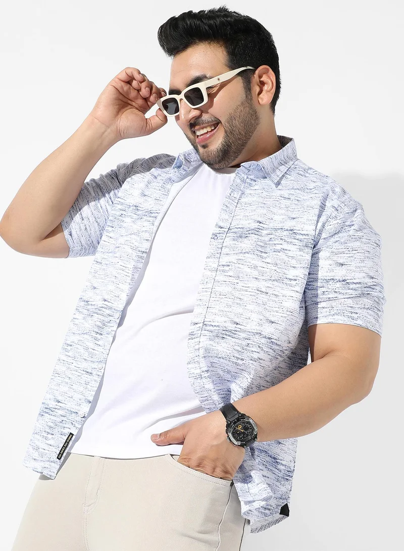 انستافاب بلس قميص رجالي منقط باللونين الأبيض الدخاني والأزرق الداكن