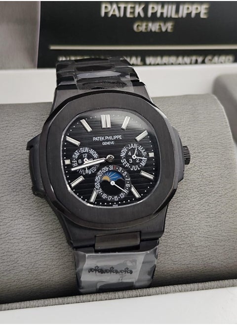 Automatic watch that moves by hand movement, first class