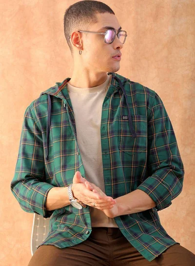 شركة المرآب الهندية Men Slim Fit Checkered Full Sleeves Hooded Casual Shirt