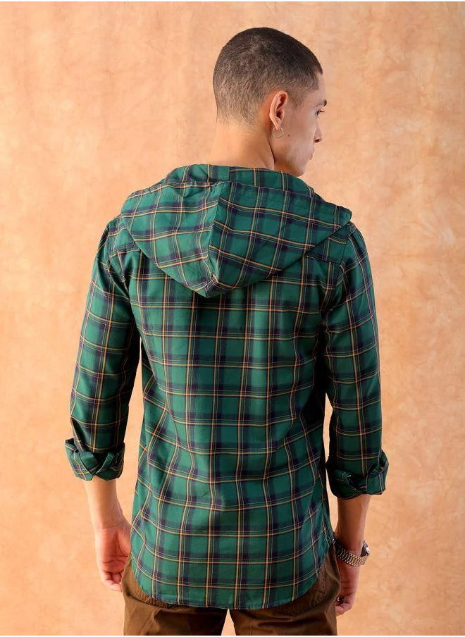 شركة المرآب الهندية Men Slim Fit Checkered Full Sleeves Hooded Casual Shirt