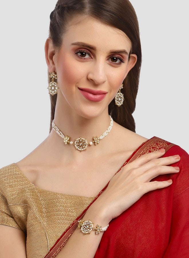 كارات كارت قلادة تشوكر مطلية بالذهب مزينة باللؤلؤ والزهور مع أقراط وسوار من كاراتكارت - للنساء - Image 2