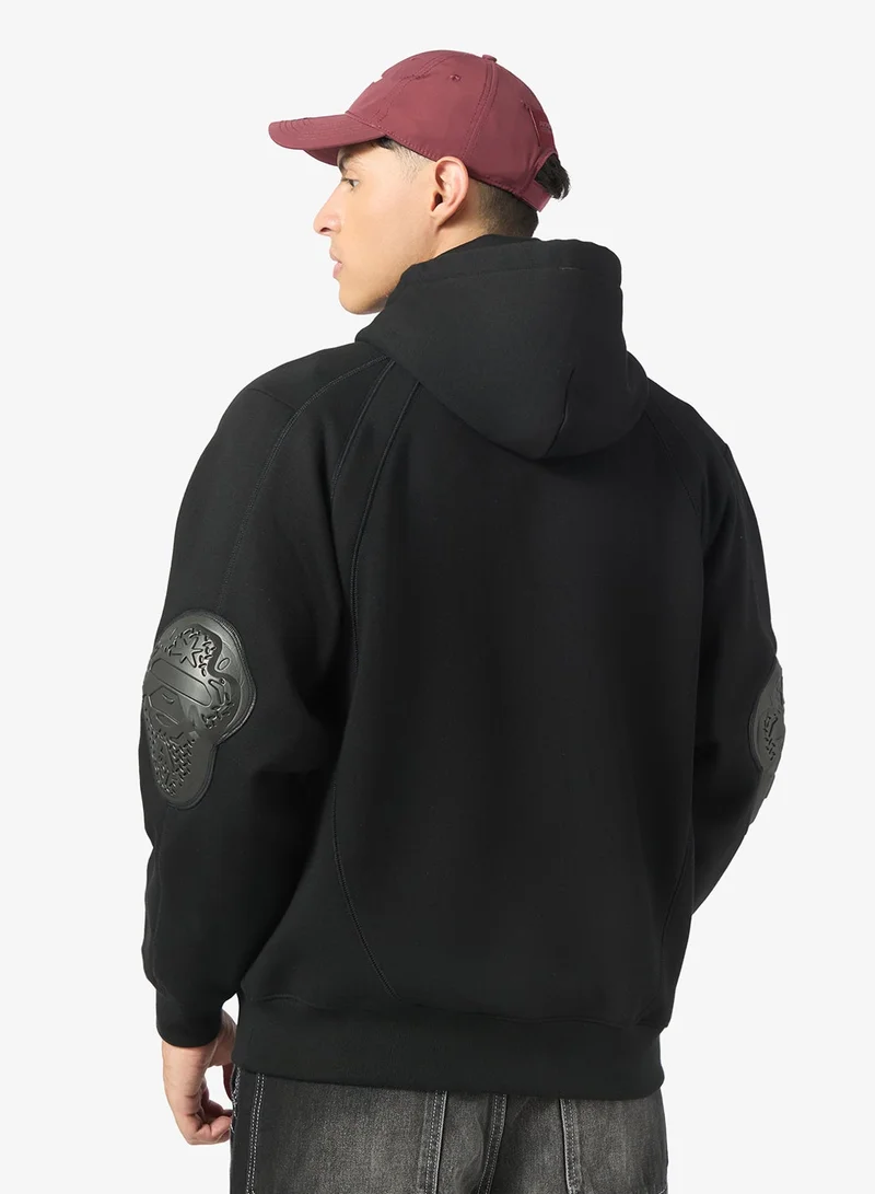 ايه ايه بي إي هودي بشعار مون فيس