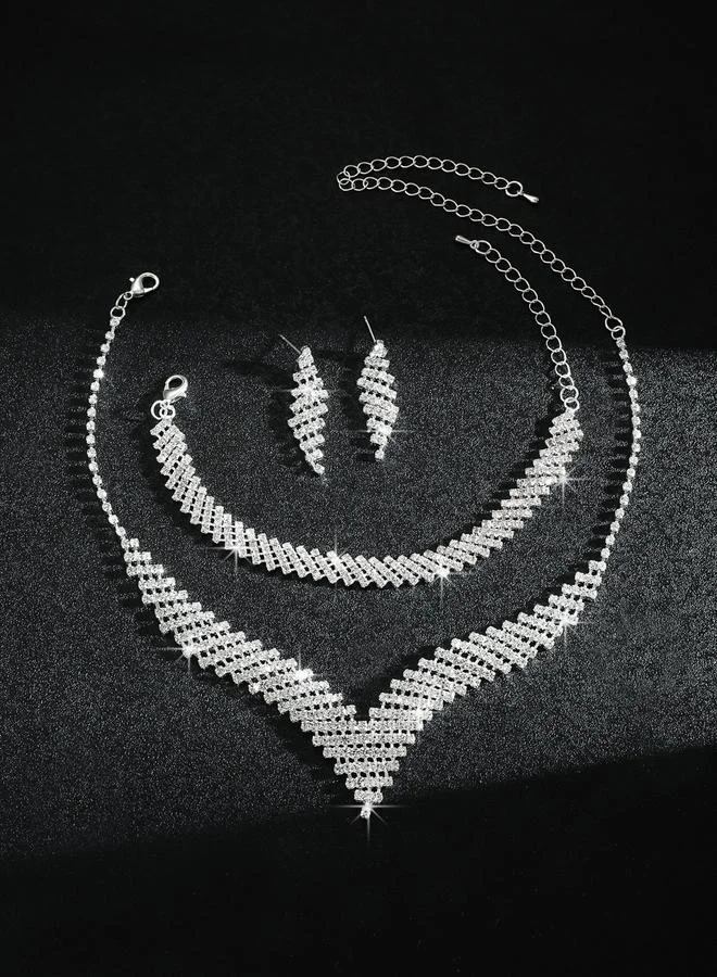 تايك تو مجموعة من قلادة وسوار وأقراط مرصعة بأحجار الراين