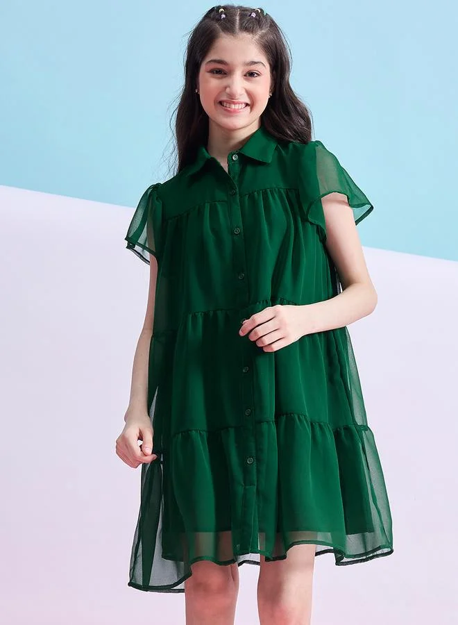 ستايلو بج فستان قصير بطبقات وأزرار