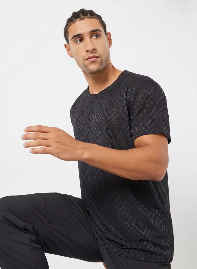 ستايلي اكتيف تيشيرت رياضي سريع الجفاف بطبعة هندسية