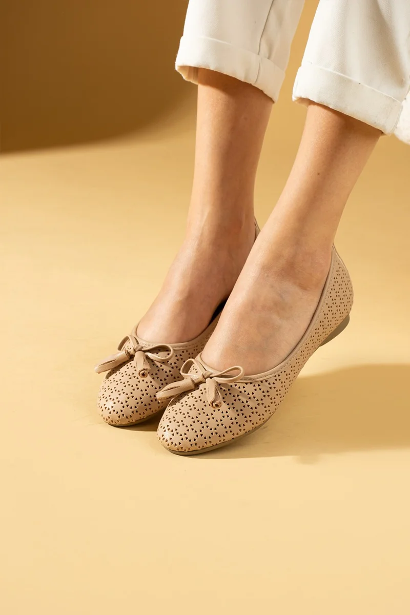 Pembe Potin Pink Women's Flats with Laser Cut Bow and Ballerinas 43-53-24