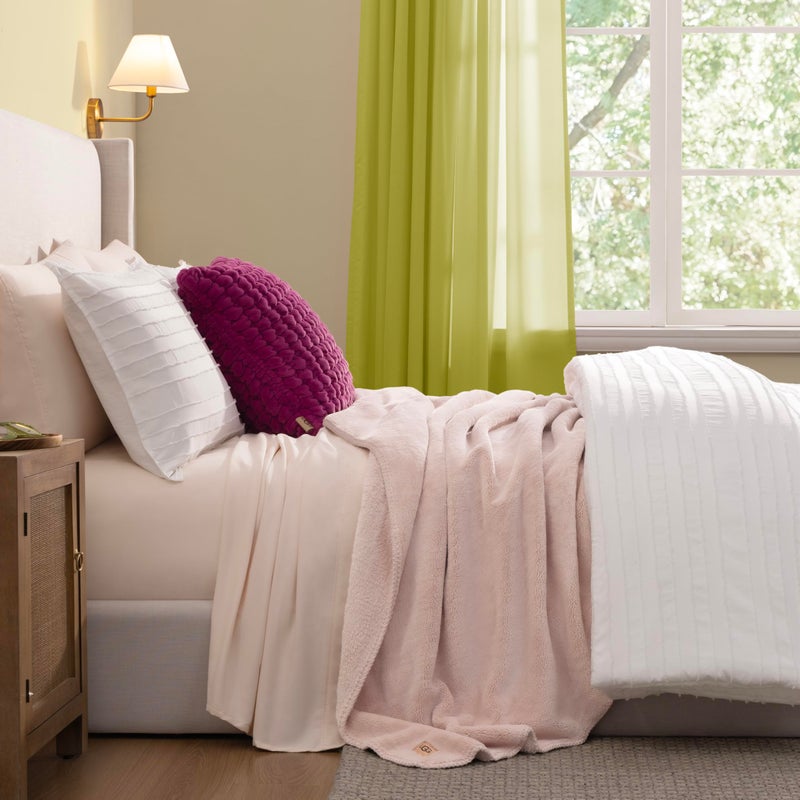 UGG Whitecap Full/Queen Blanket, Fleece Fluffy Blanket for Bed, Luxury Cozy Oversized Throw for Couch, Washable Hypoallergenic Queen Bedding, Cute Decor, 90" x 90", Quartz Pink - Image 4