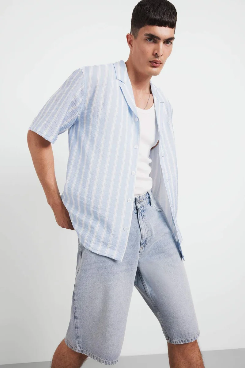 ديفاكتو Relax Fit Apache Neck Printed Woven Short Sleeve Shirt